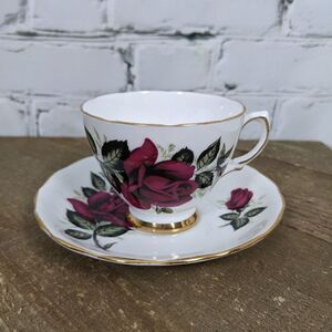 Colclough bone china teacup and saucer red rose gold trim